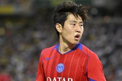 队报：多支英超球队有意李刚仁，但巴黎留住他的态度十分坚决