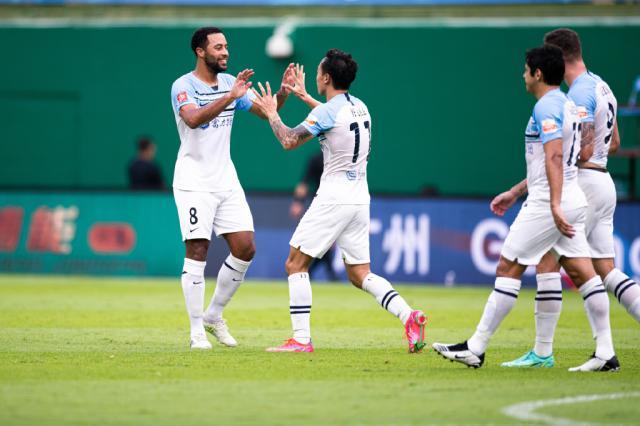 开云科技-广州城终结不胜范加斯特却不满防守：应学会更稳定