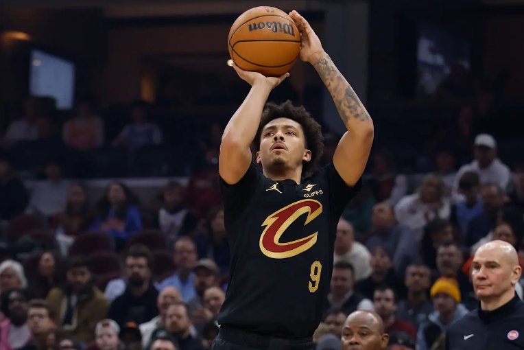 开云集团-不断抢下前场篮板，骑士替补后场在这方面的能力确实是相当突出？